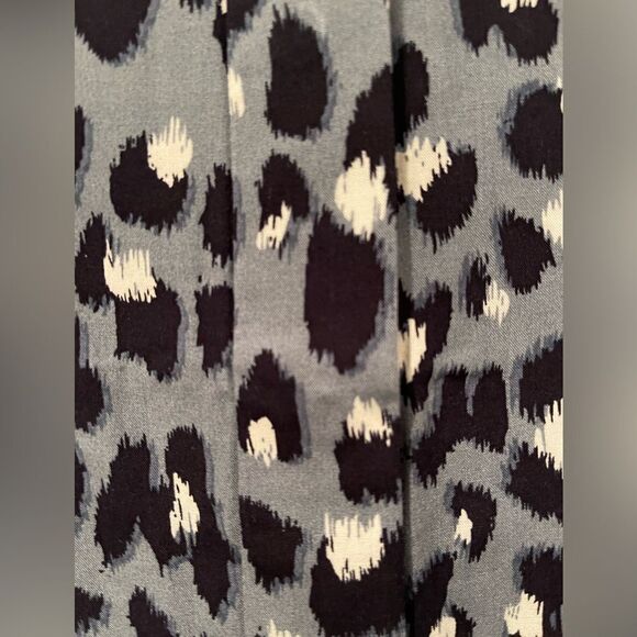 Alexander Jordan Long Sleeve Leopard Print Blouse. Size:Med Color:Animal Print - Picture 6 of 10